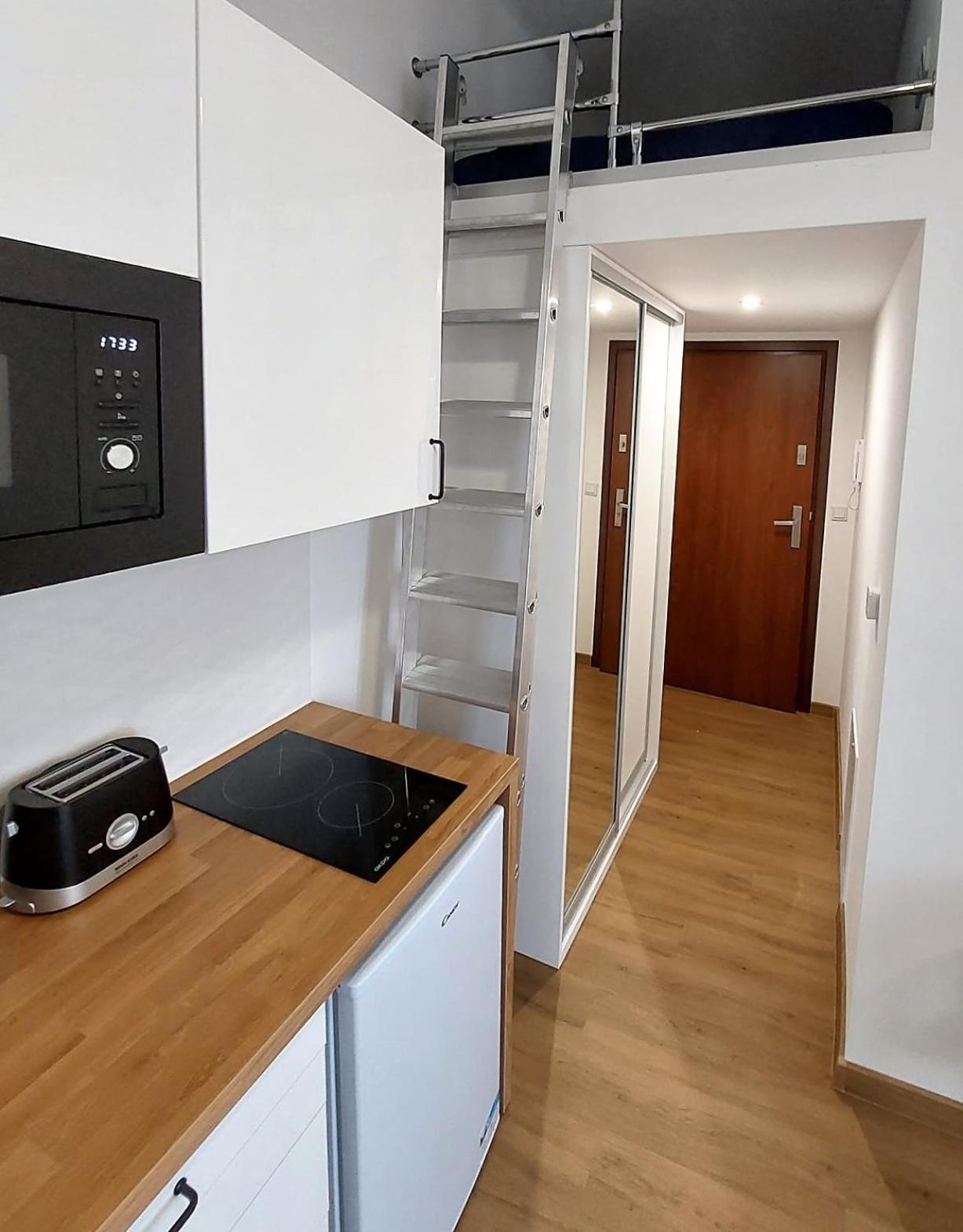 Old Town Stage Apartment One Krakow Bagian luar foto
